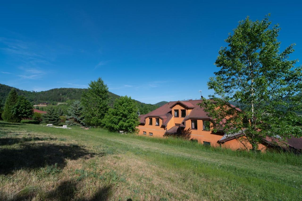 Hotel Formule Perštejn Exterior foto